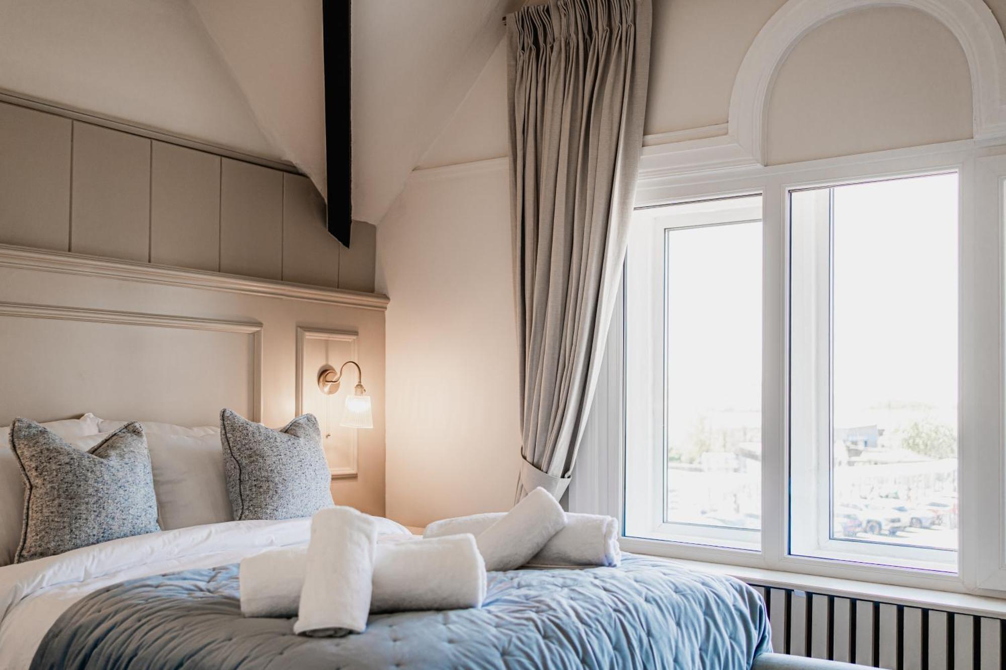 The Yorkshire Unicorn Hotel Skipton Bagian luar foto